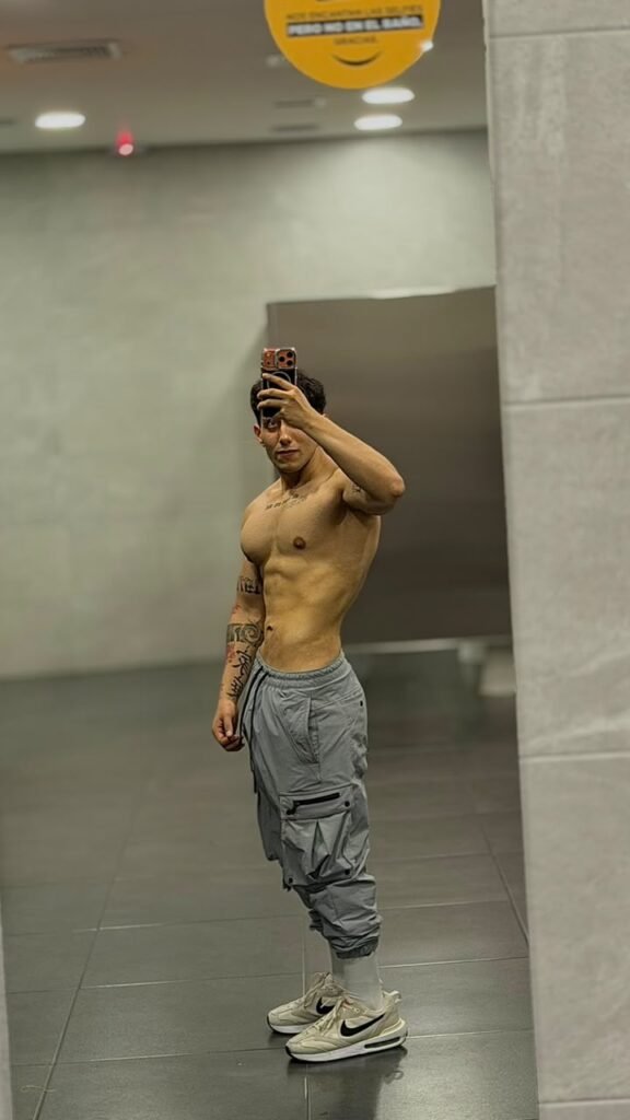 Abdiel López entrenando