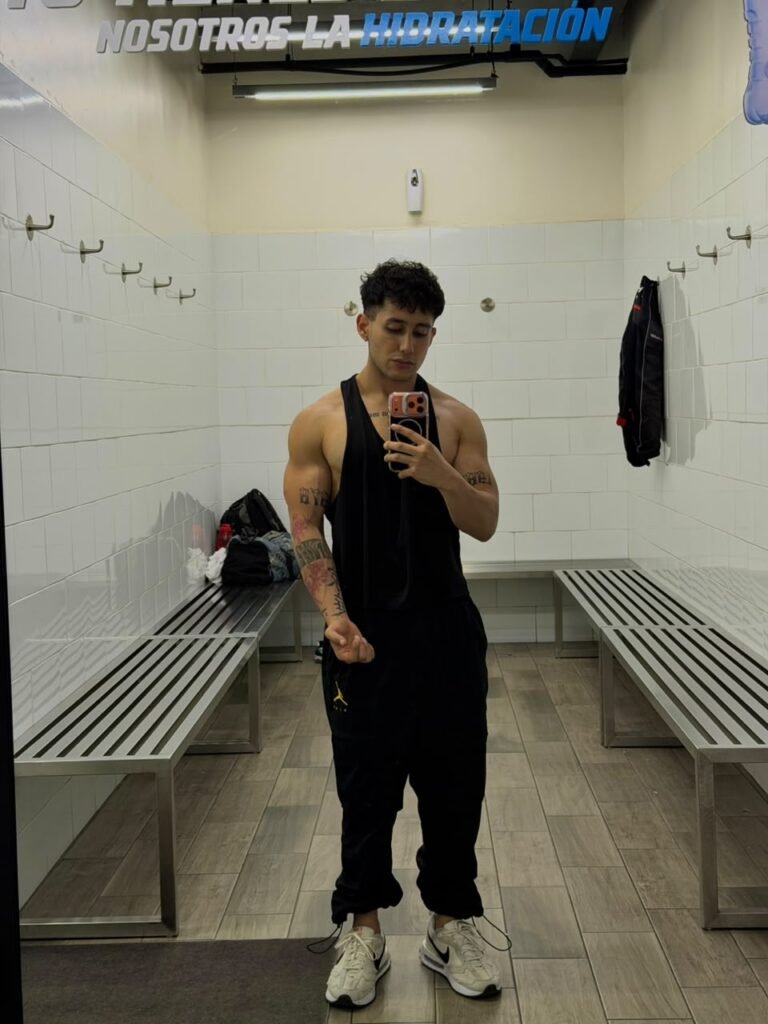 Abdiel López entrenando