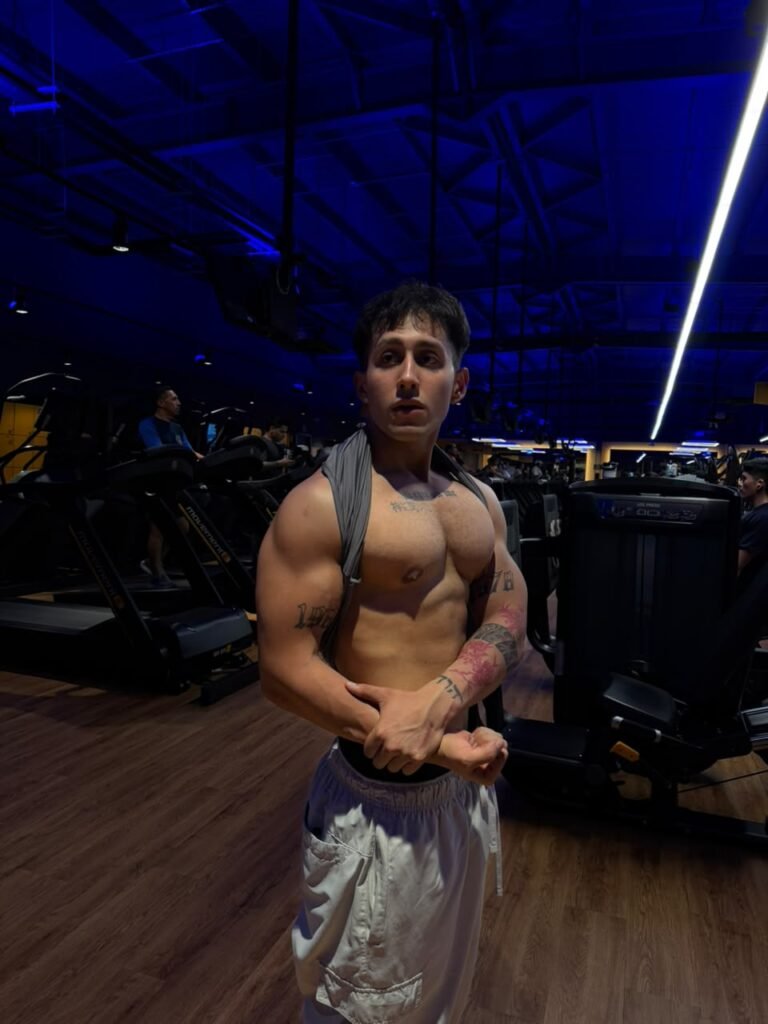 Abdiel López entrenando