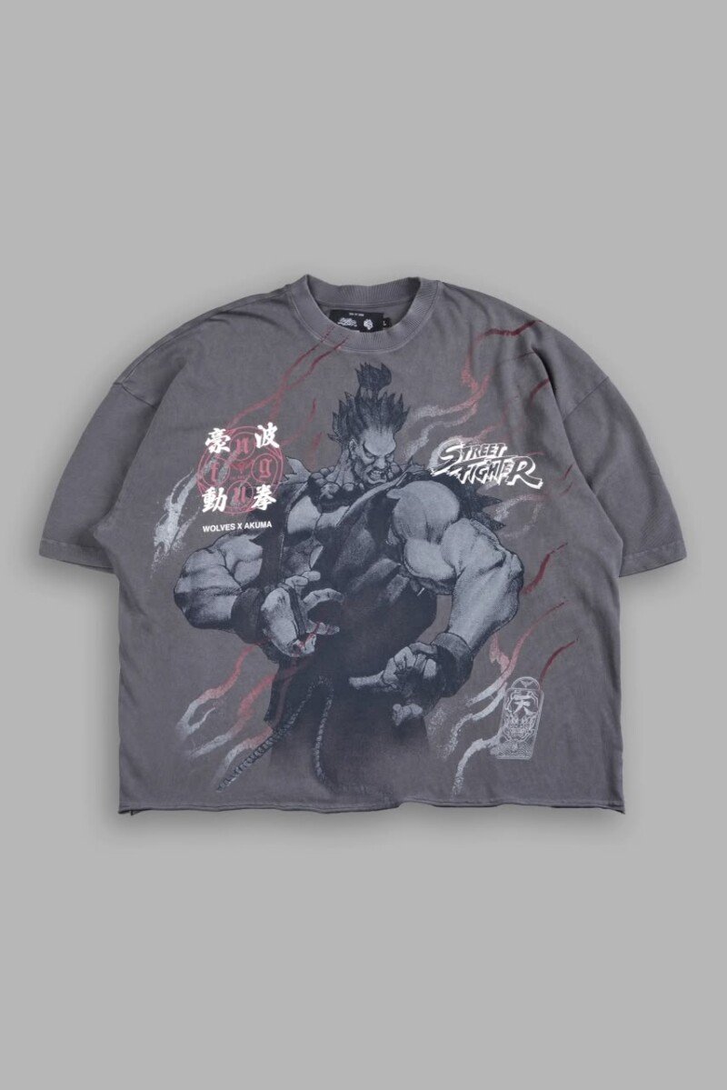 Darc Sport x Street Fighter Playera Gris Akuma