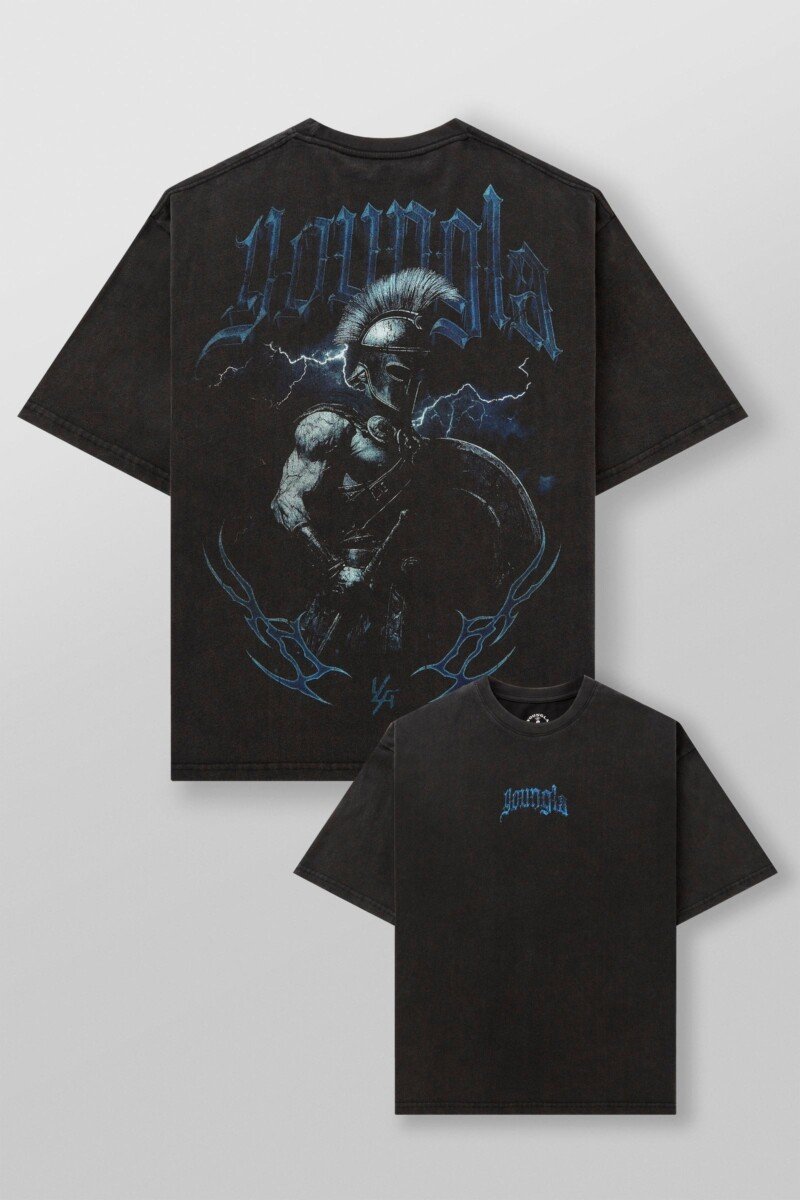 YoungLA x Axel Playera Negra Spartan Azul