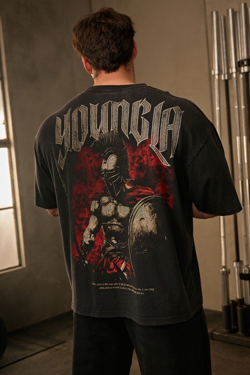 YoungLA x Axel Playera Negra Spartan Roja
