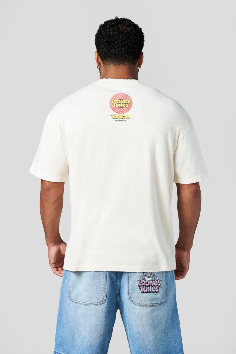 YoungLA x Looney Tunes Playera Crema Character Collage