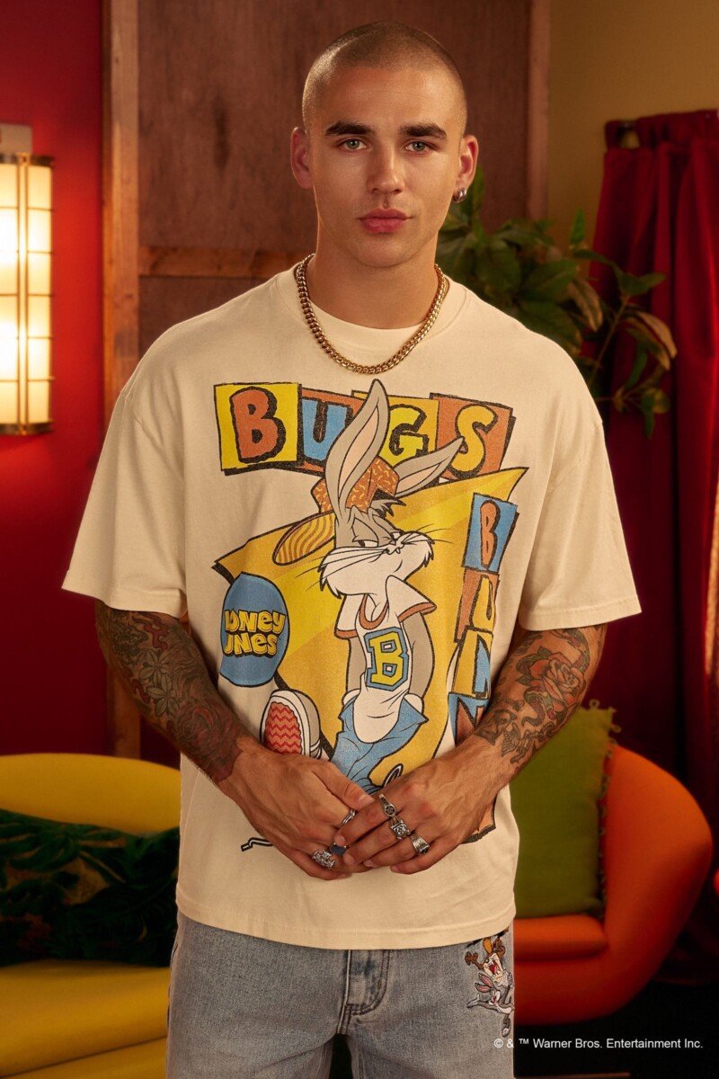 YoungLA x Looney Tunes Playera Crema Retro Bugs